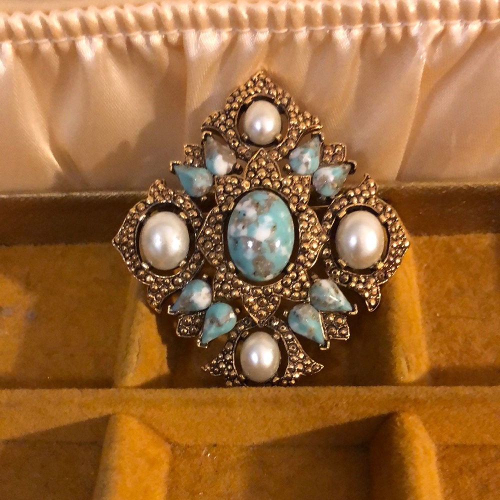 VINTAGE SARAH COVENTRY PIN/PENDANT